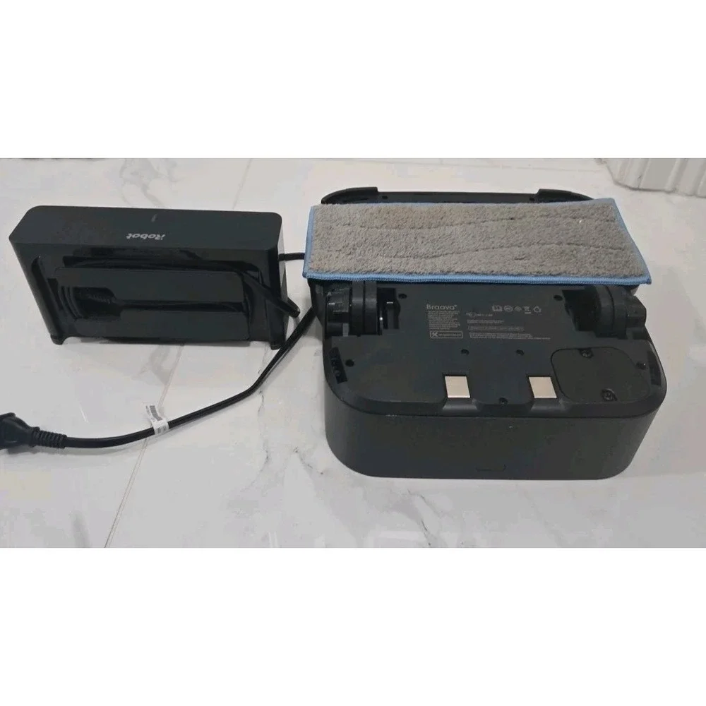 iRobot Braava Jet M6 Robot Mop  Connected Mop - Black #SC7876